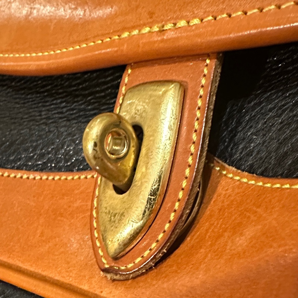 Vintage Black and Brown Leather Shoulder Bag - Picture 10 of 11